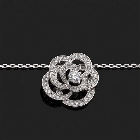 pendentif camelia chanel|chanel 1.5 camellia jewelry.